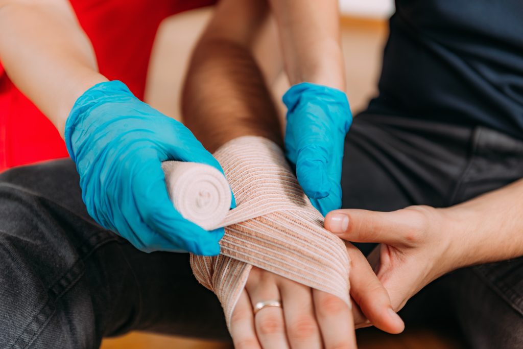 EHBO of BHV cursus verband aanleggen